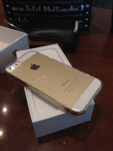 裏面。ゴールドです